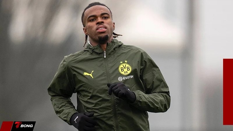 Luật thay người và sự lụi tàn của khái niệm cầu thủ 90 phút